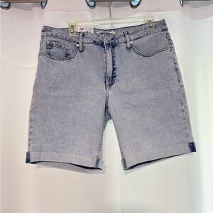 Seven7 Women’s Light Washed Denim Shorts